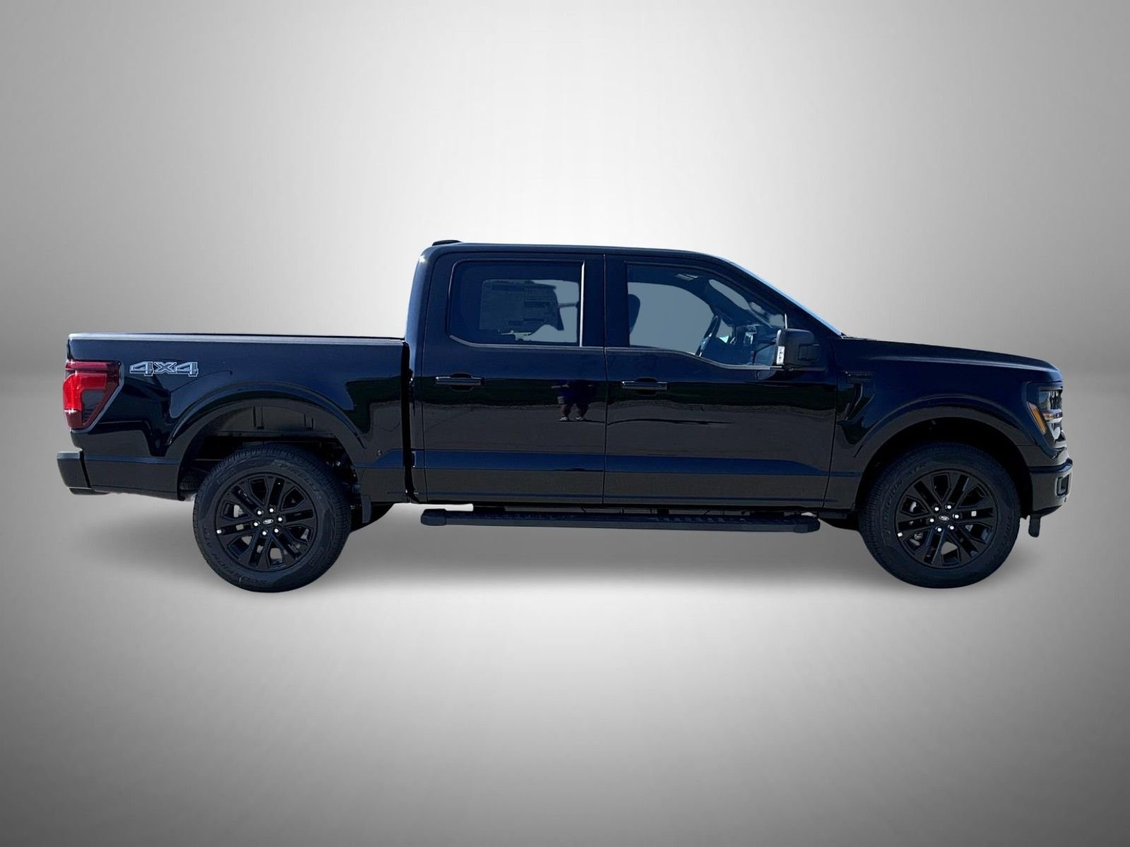 New 2026 Agate Black Metallic Ford XLT image 4
