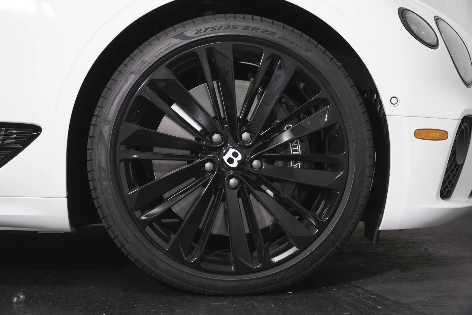 Used 2022 White Bentley  image 6