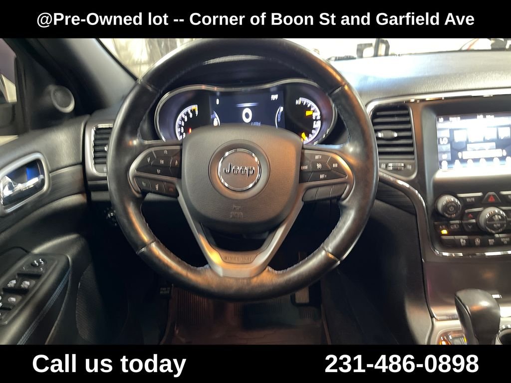 Used 2020 White Jeep Laredo image 17
