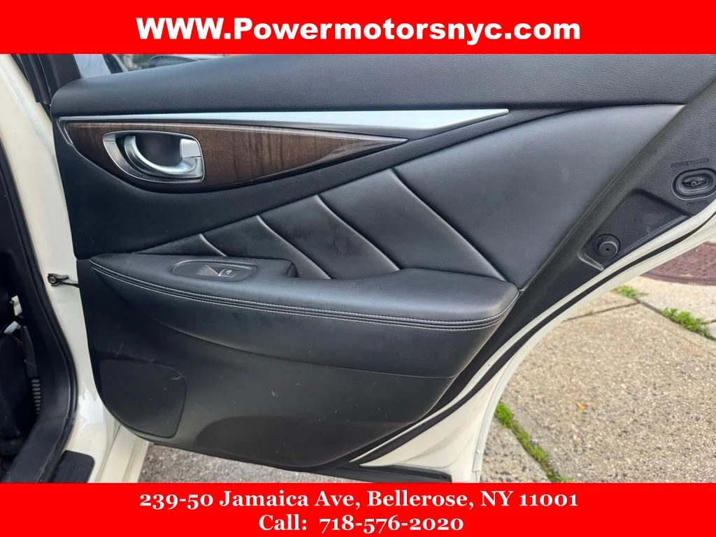 Used 2018 White INFINITI 3.0t LUXE image 28