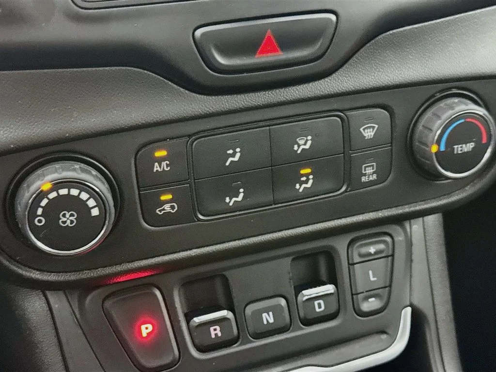 Used 2019 Black GMC SLE image 18