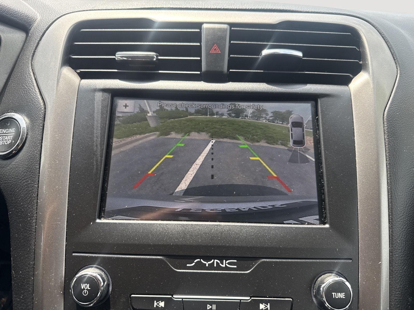 Used 2019 Ingot Silver Ford SE image 19
