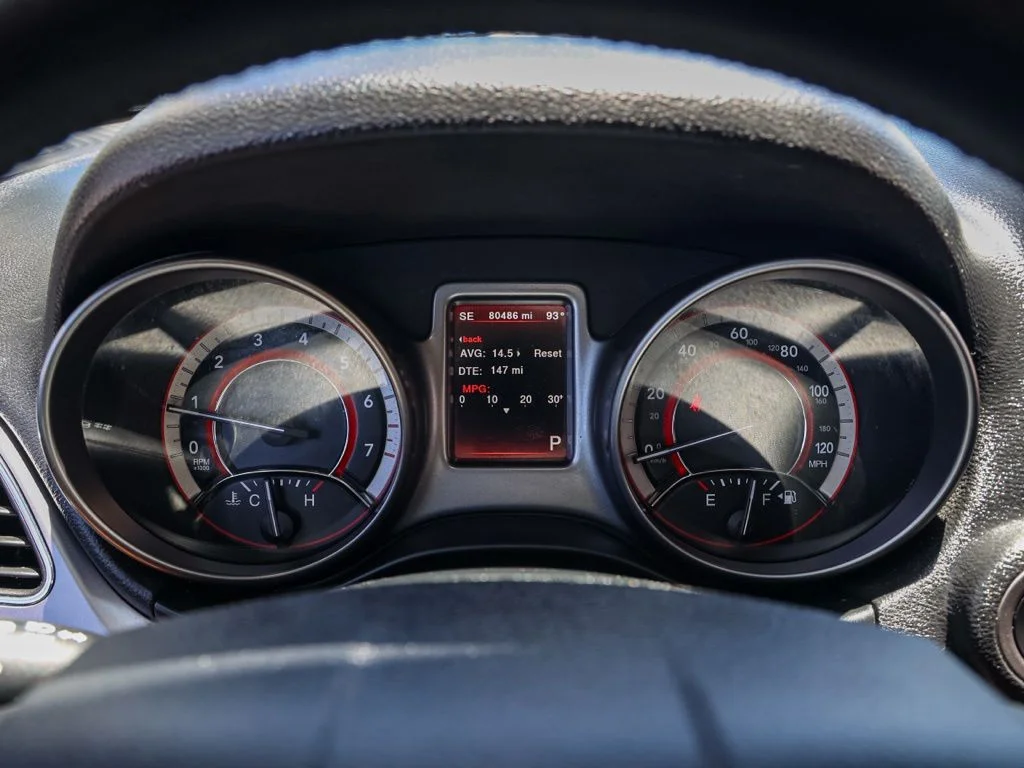 Used 2017 Black Dodge Crossroad image 27