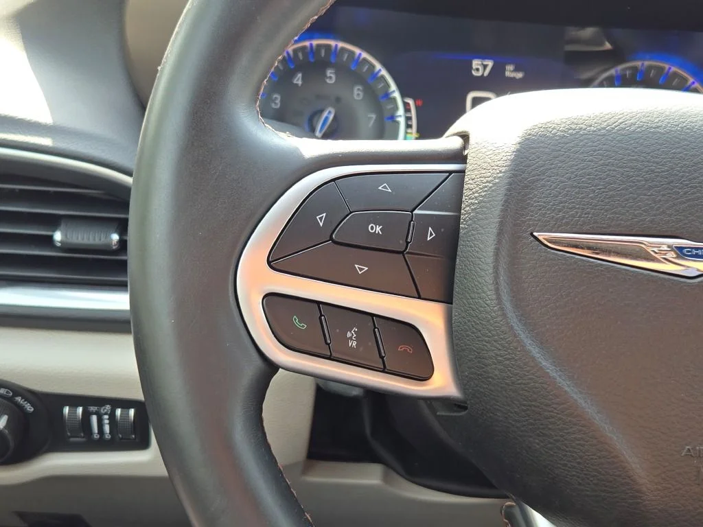 Used 2018 Gray Chrysler Touring L Plus image 30