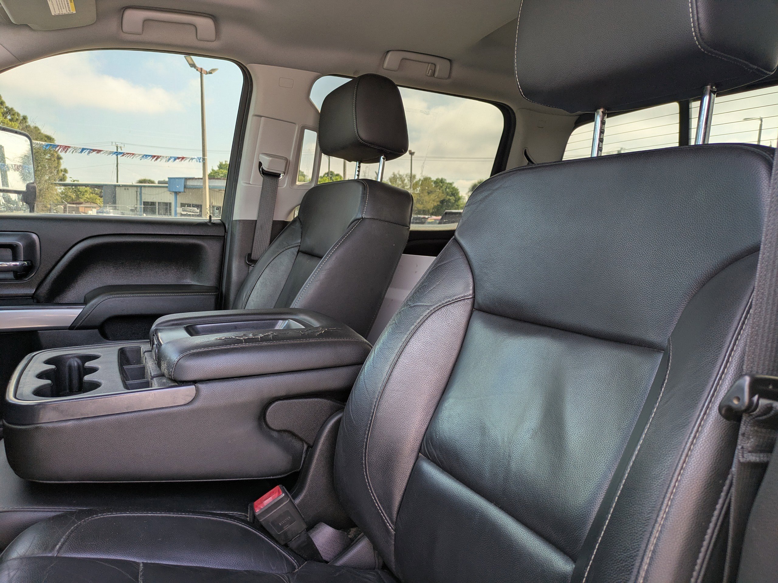 Used 2018 Graphite Metallic Chevrolet LT image 13