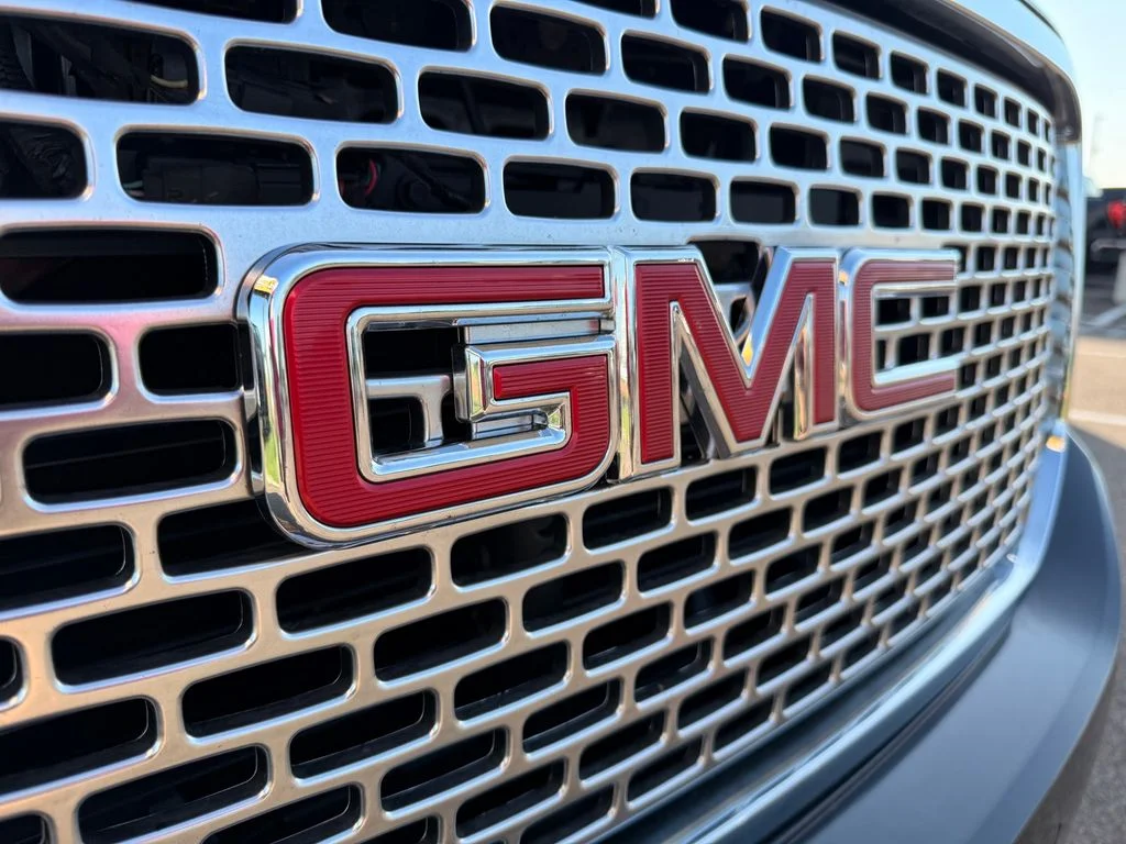 Used 2017 Iridium Metallic GMC Denali image 16