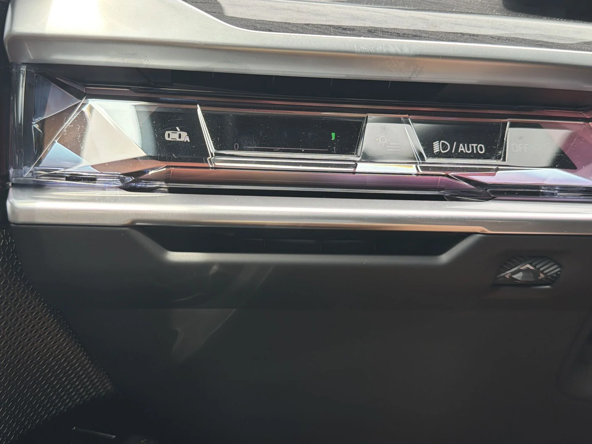 New 2026 Tanzanite Blue II Metallic BMW 740i xDrive image 31