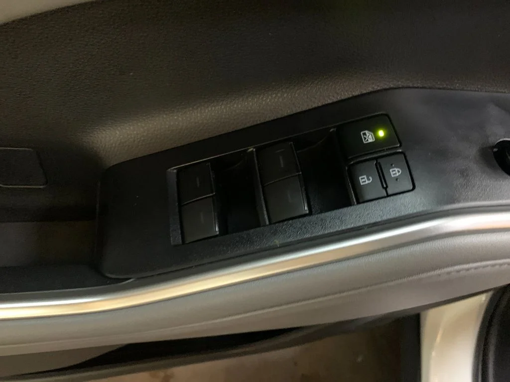 Used 2022 Beige Toyota XLE image 13
