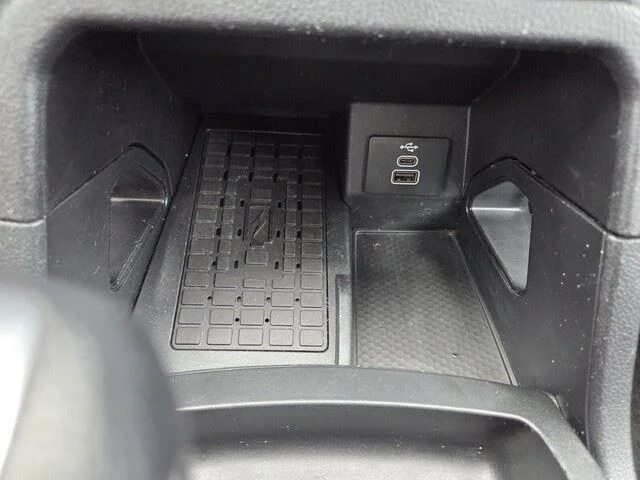 Used 2024 Oxford White Ford XLT image 19