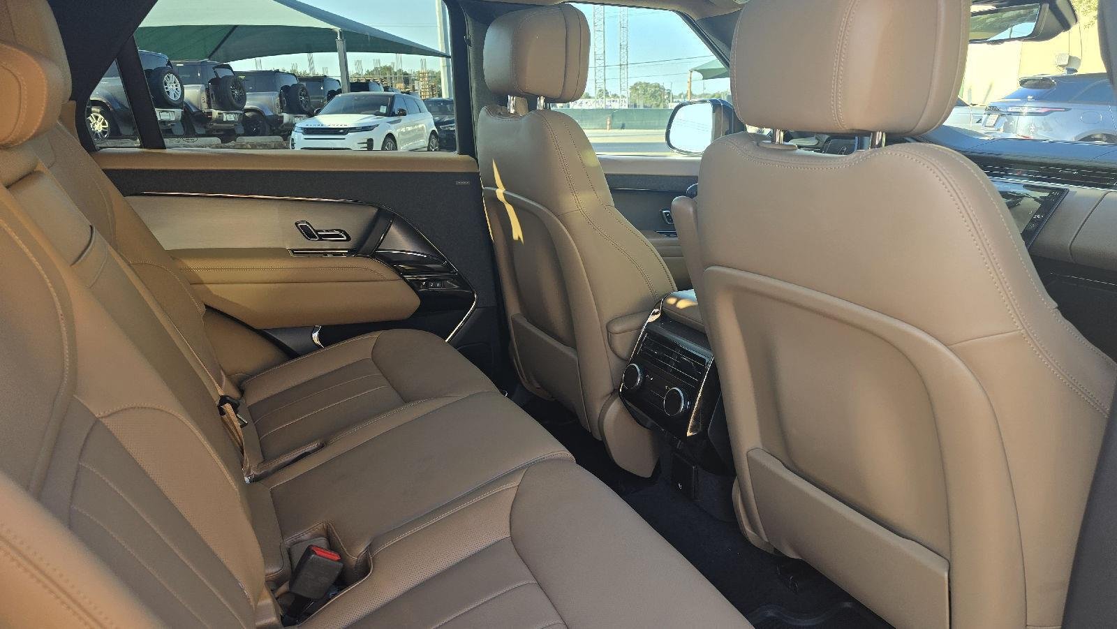 Certified Used 2025 Santorini Black Land Rover SE image 9