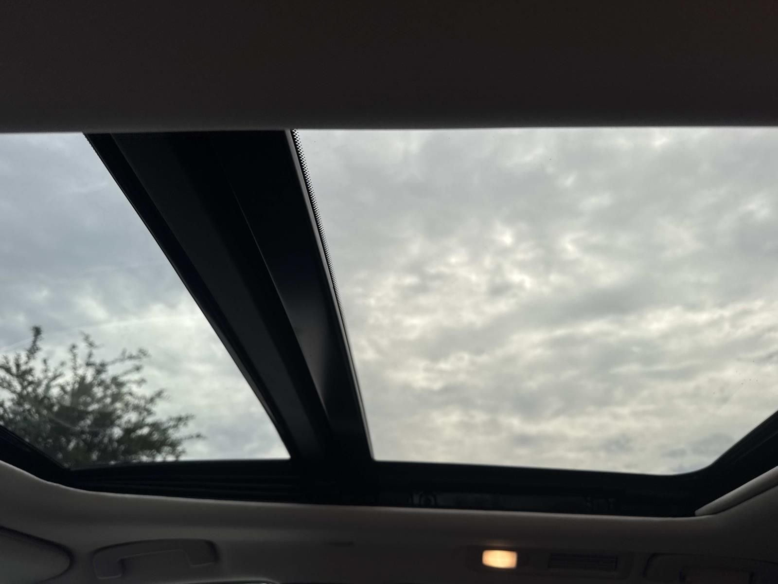 New 2027 WARM TITANIUM INFINITI Luxe FWD image 9