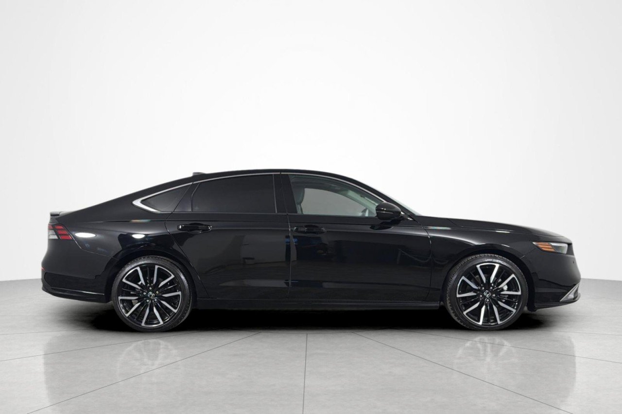 Used 2024 BLACK Honda Touring image 6
