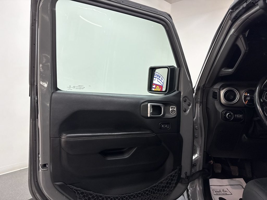Used 2018 Gray Clearcoat Jeep Unlimited Sahara image 13
