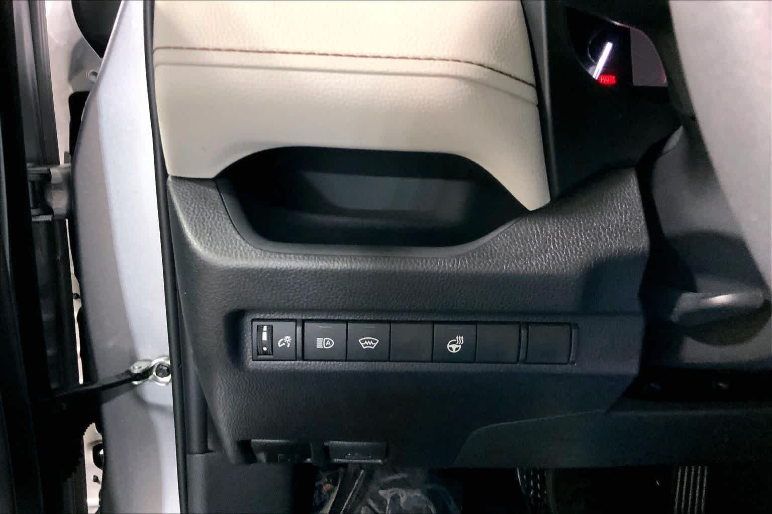 2025 Toyota RAV4 XLE - Photo 69