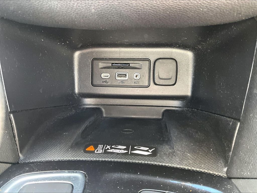 Used 2023 Summit White Chevrolet Premier image 27