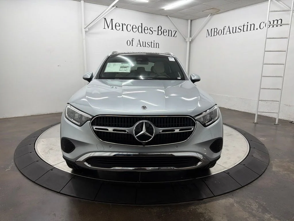 New 2027 Silver Mercedes-Benz GLC 300 image 2