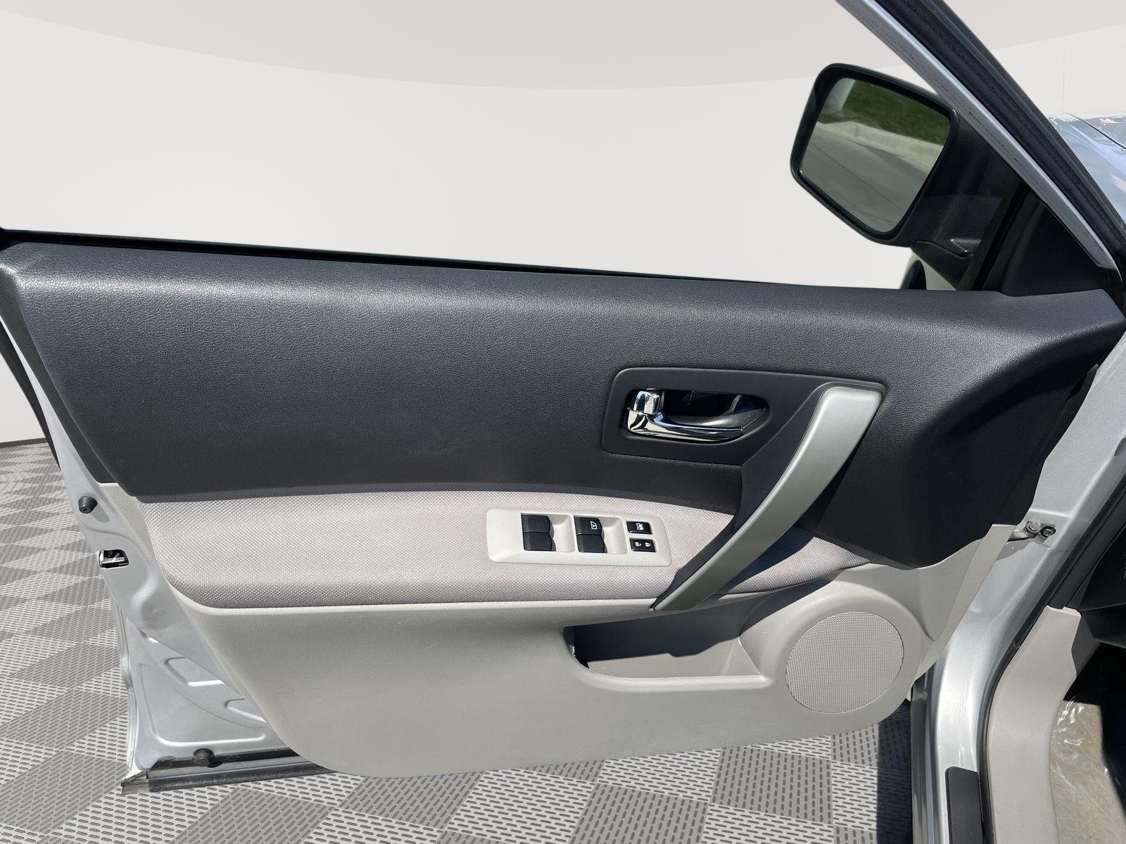 Used 2013 Brilliant Silver Nissan SV image 20