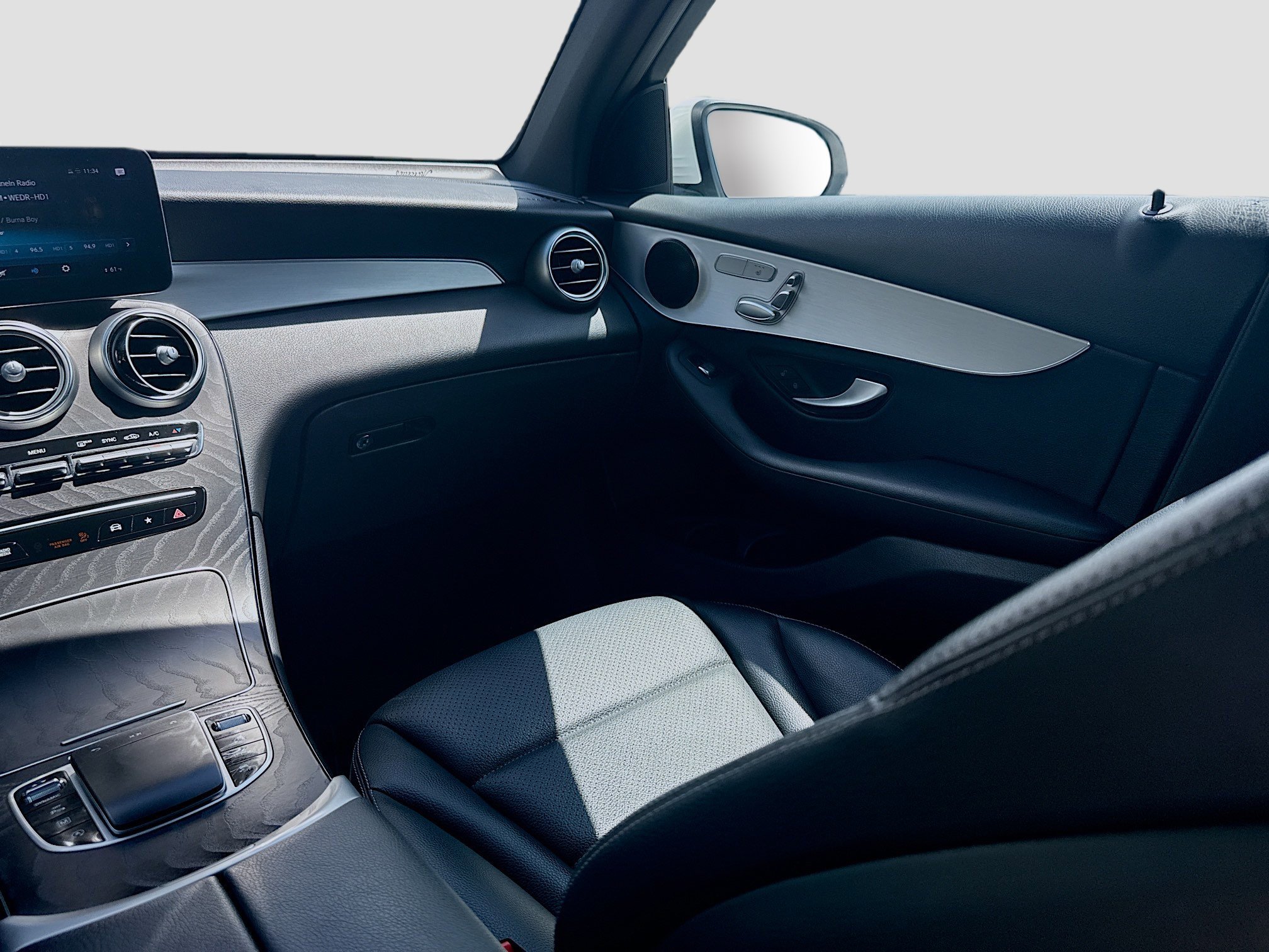 2022 Mercedes-Benz GLC GLC300 - Photo 21