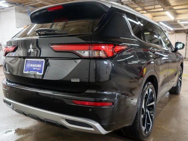 Used 2024 Black Mitsubishi  image 7