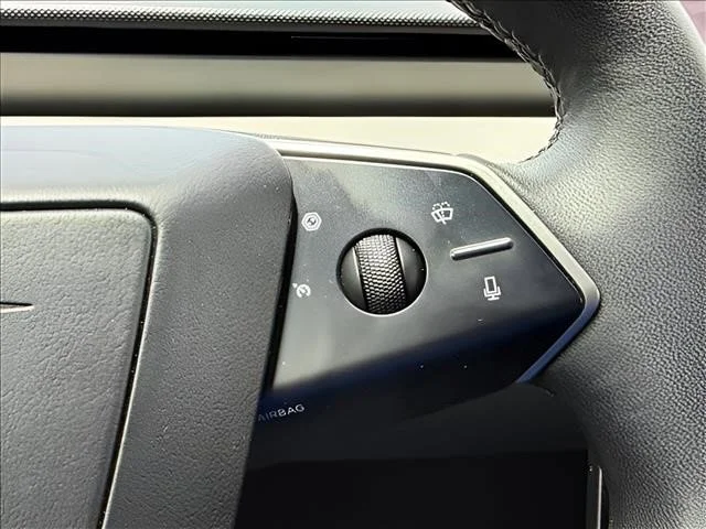 Used 2024  Tesla Base image 29