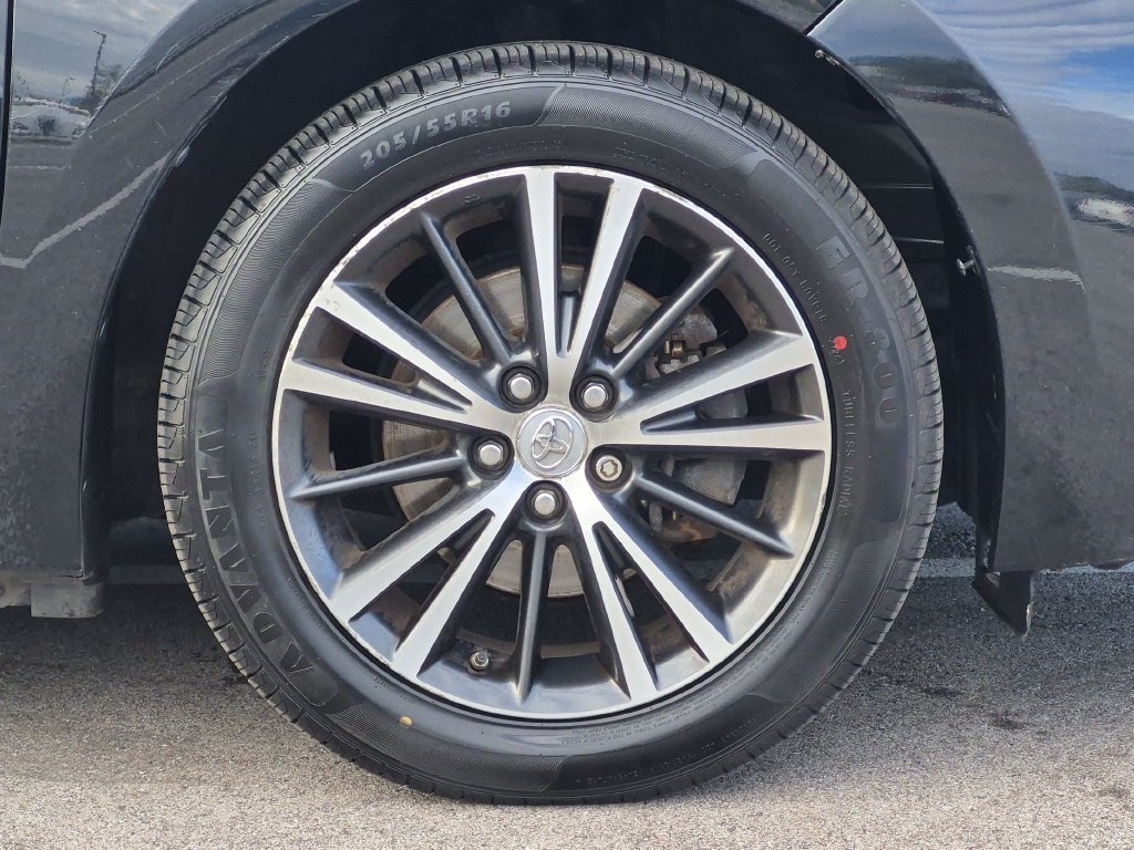 2017 Toyota Corolla LE - Photo 9