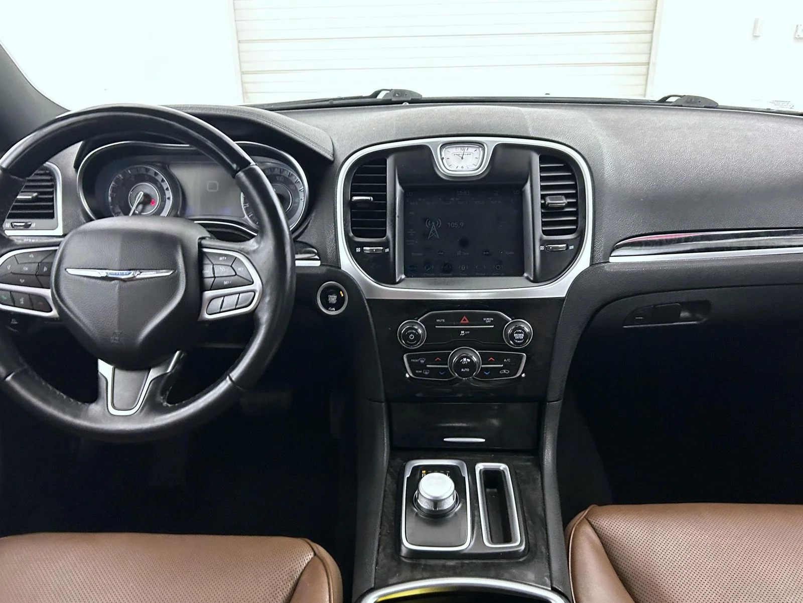 Used 2020 White Chrysler Limited image 12