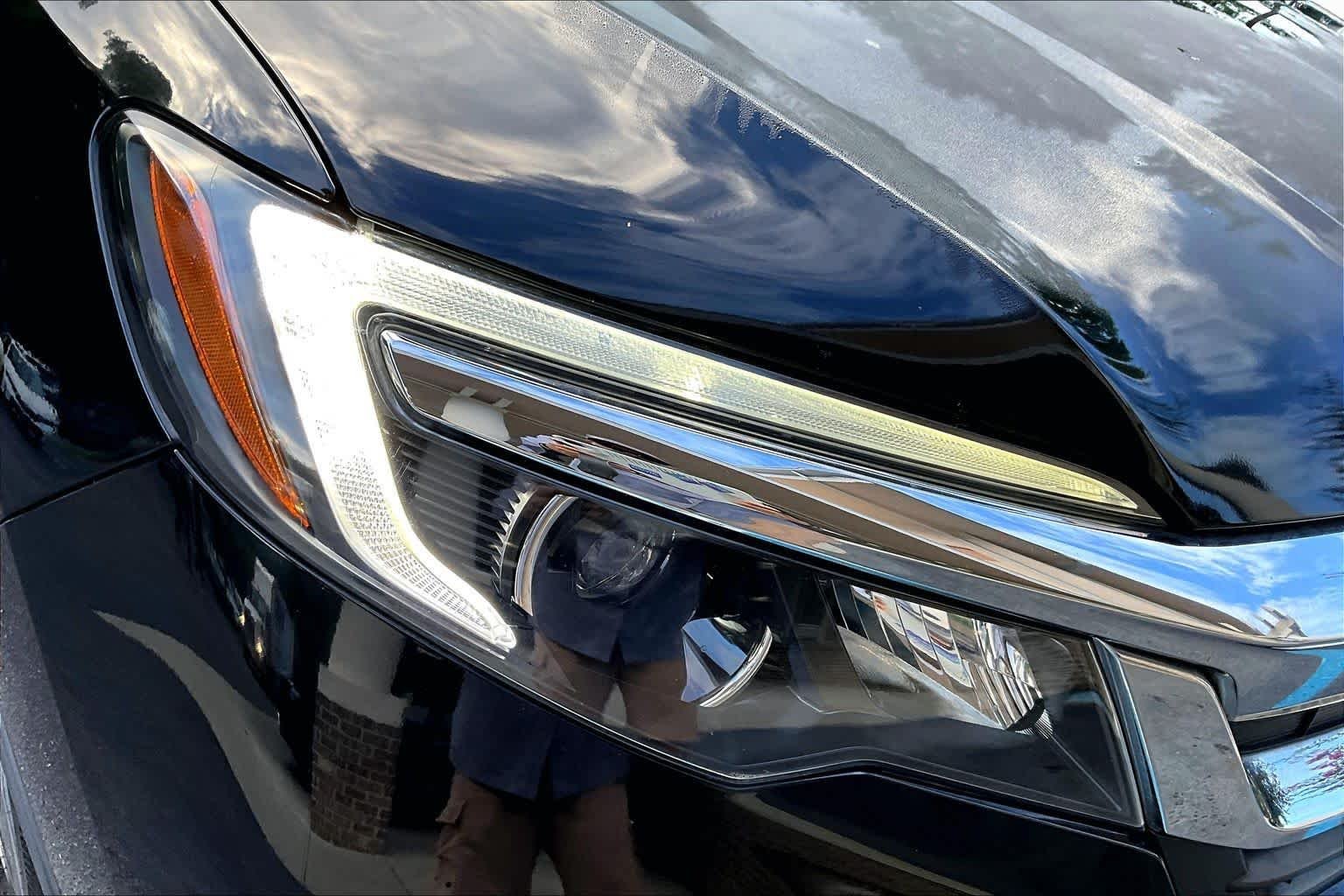 Used 2019 Crystal Black Pearl Honda EX-L image 28