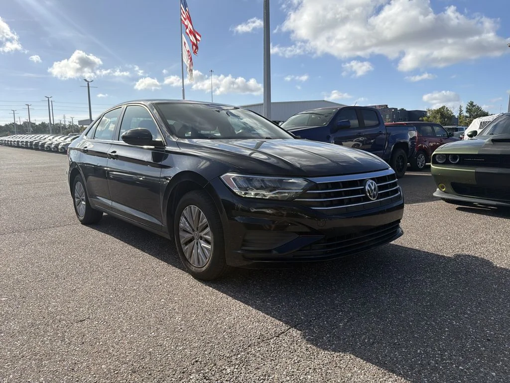 Used 2019 Black Volkswagen 1.4T S image 7