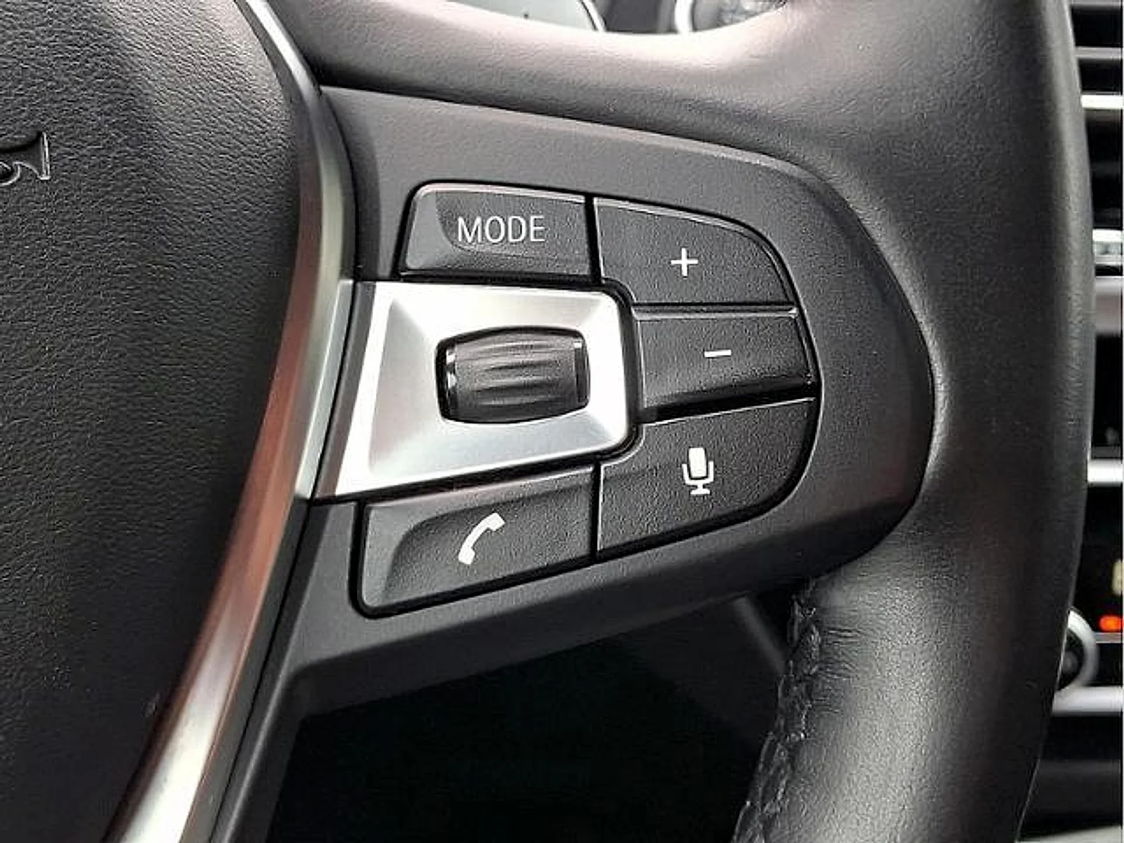 Used 2019  BMW xDrive30i image 22