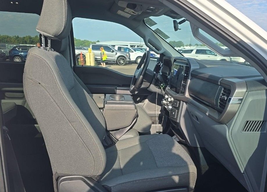 Used 2025 White Ford XLT image 6