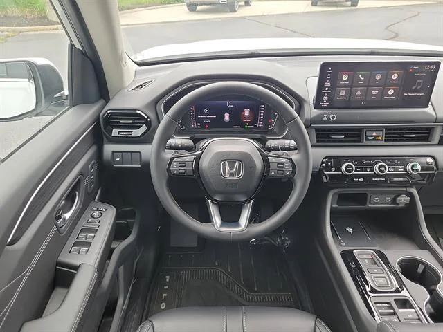 New 2026 Platinum White Pearl Honda Touring Blackout image 8