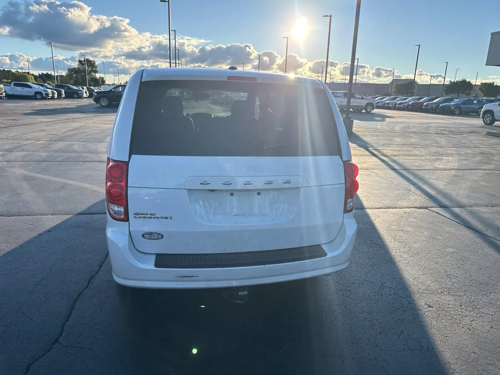 Used 2018 White Dodge SE Plus image 6