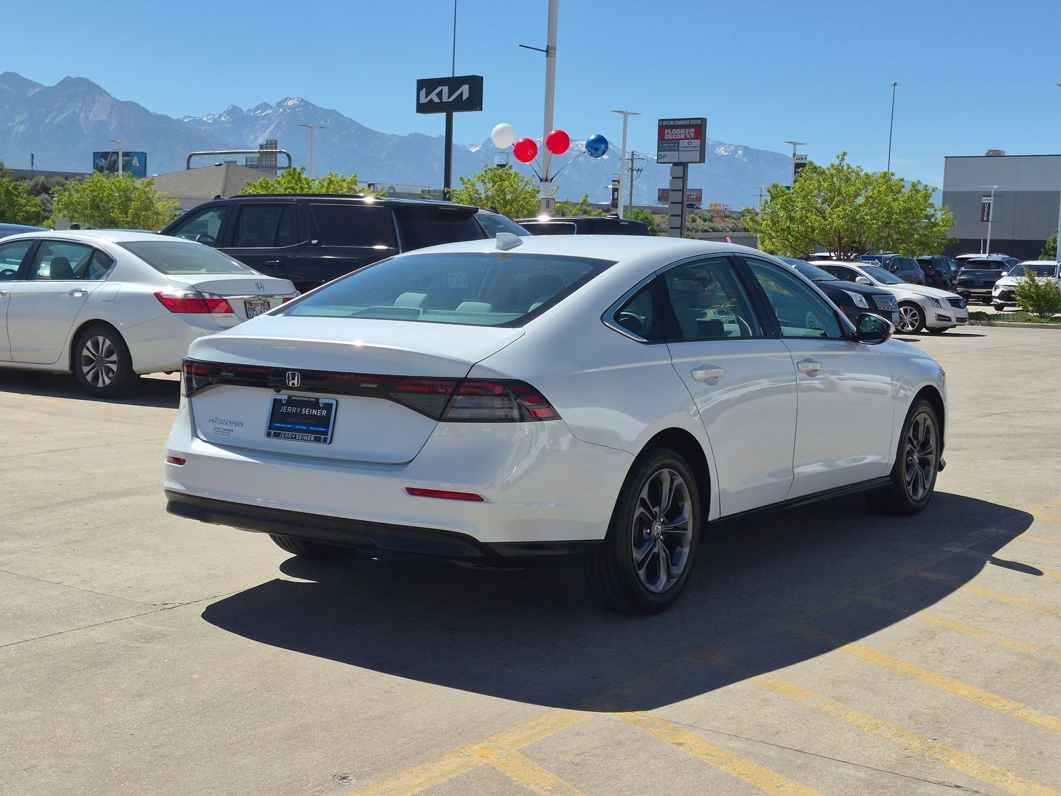 Certified Used 2023 Platinum White Pearl Honda EX image 6