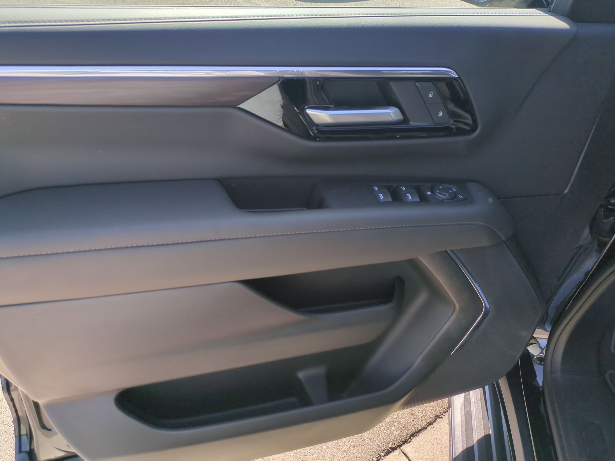 2026 Chevrolet Tahoe LS - Photo 24