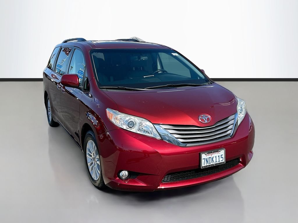 Used 2015 Salsa Red Pearl Toyota XLE image 3