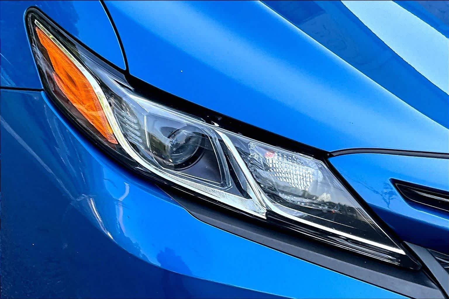 Used 2018 Blue Streak Metallic Toyota SE image 28