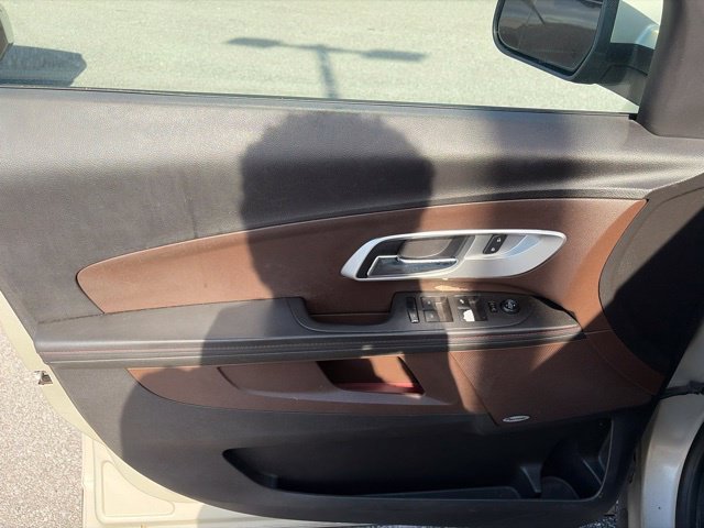 Used 2015 Gold Chevrolet LT image 18