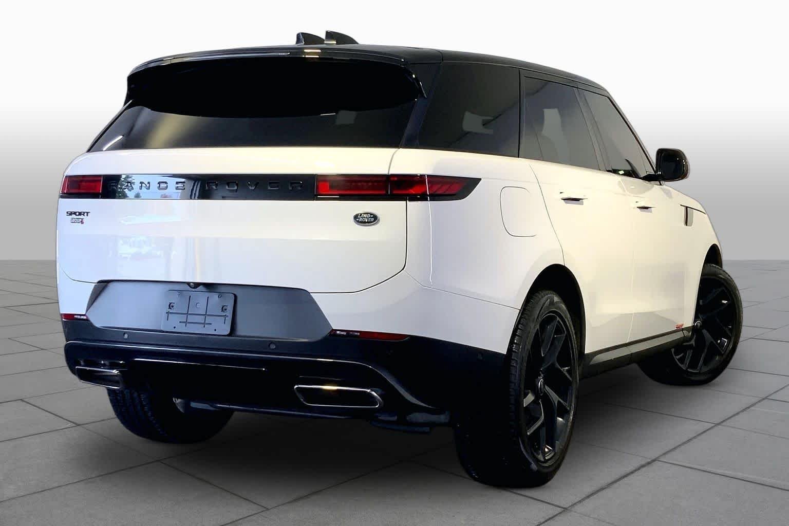 Used 2023 Fuji White Land Rover SE image 13