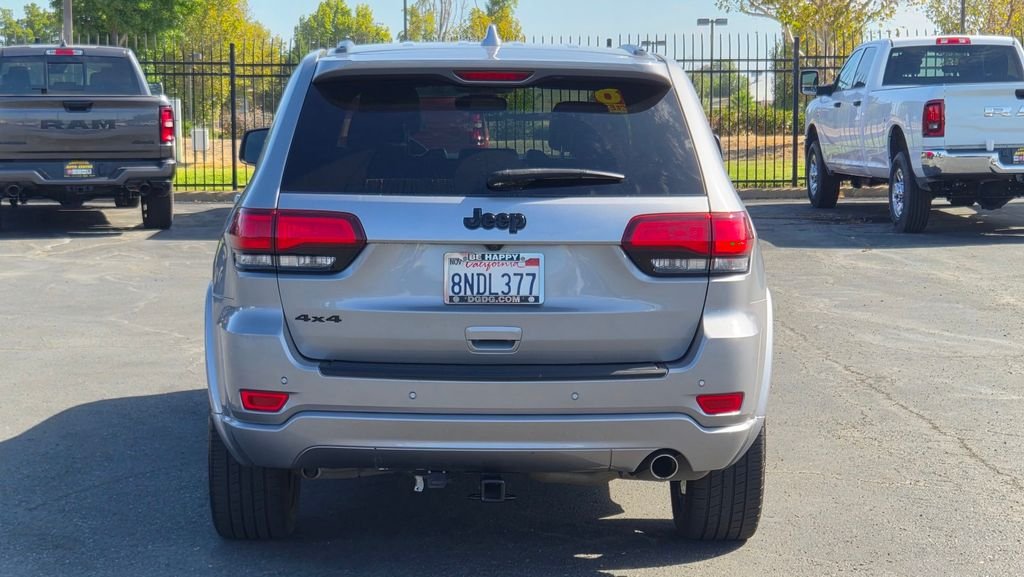 Certified Used 2018 Silver Jeep Altitude image 5