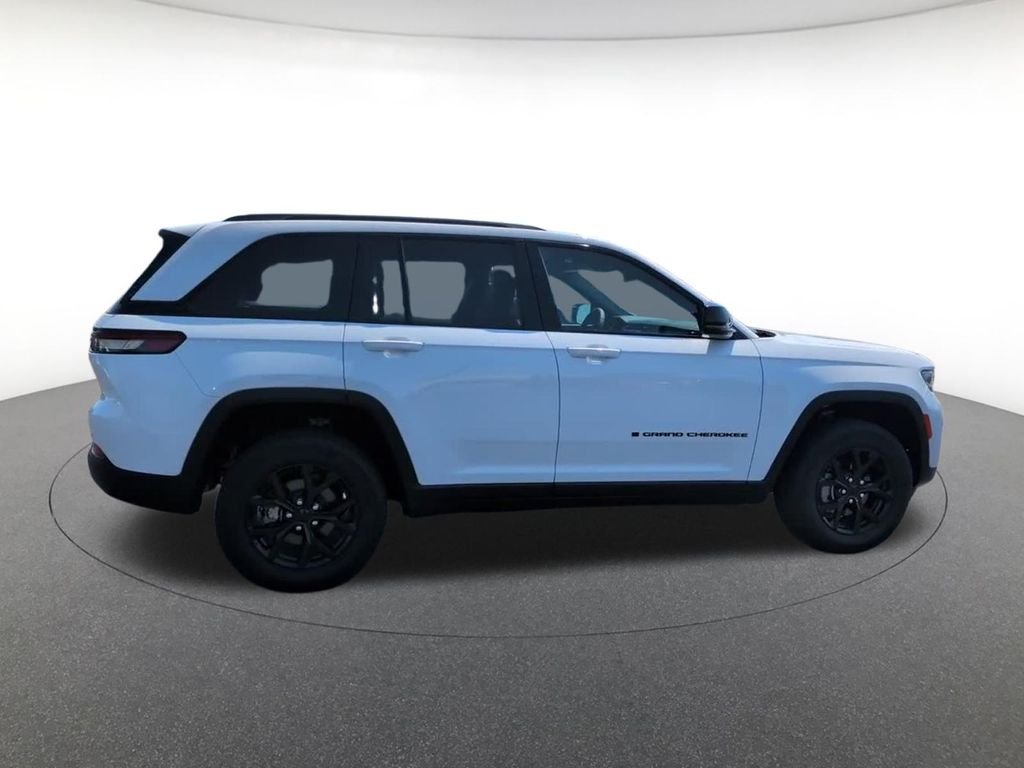 Certified Used 2025 White Jeep Altitude image 5