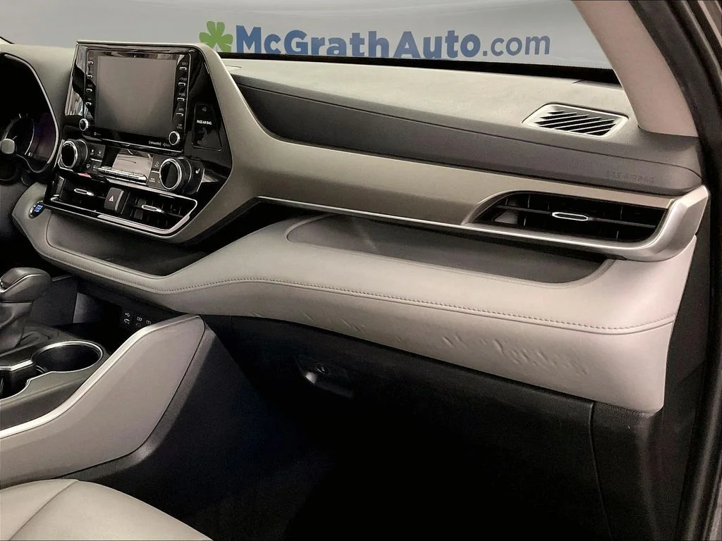 Used 2022 Gray Toyota XLE image 21