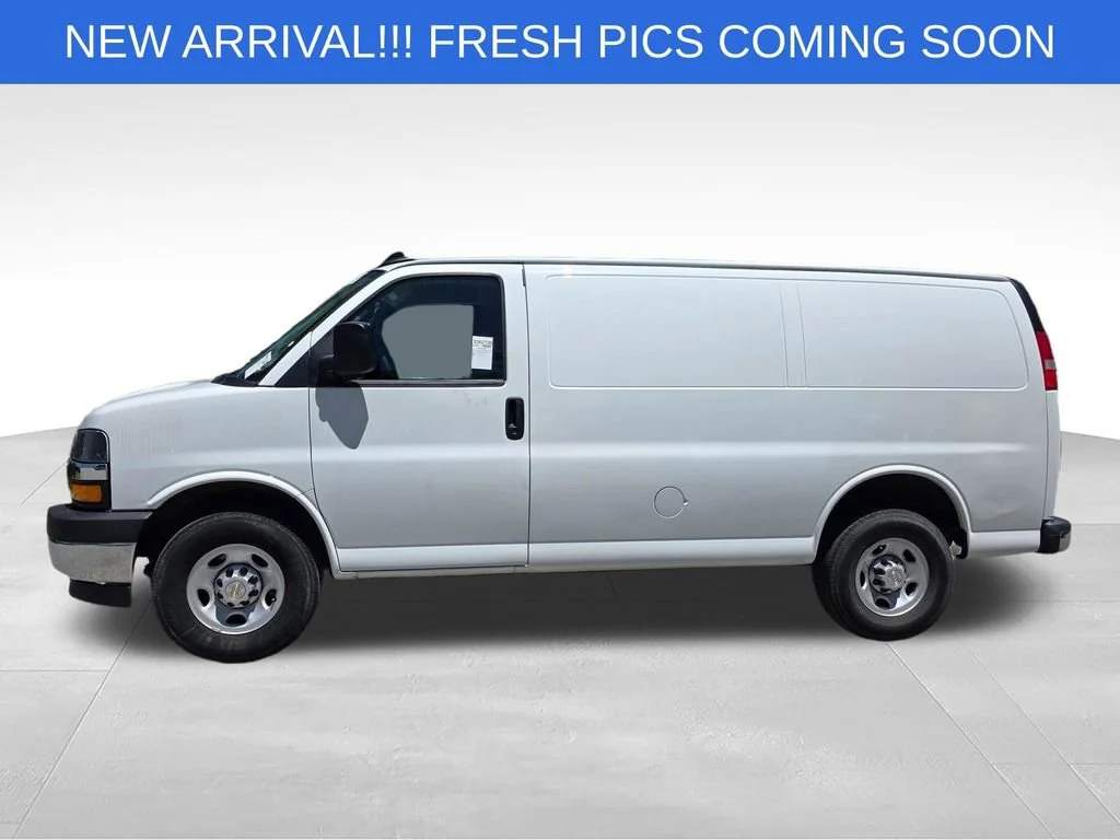 Used 2024 Summit White Chevrolet WT image 3
