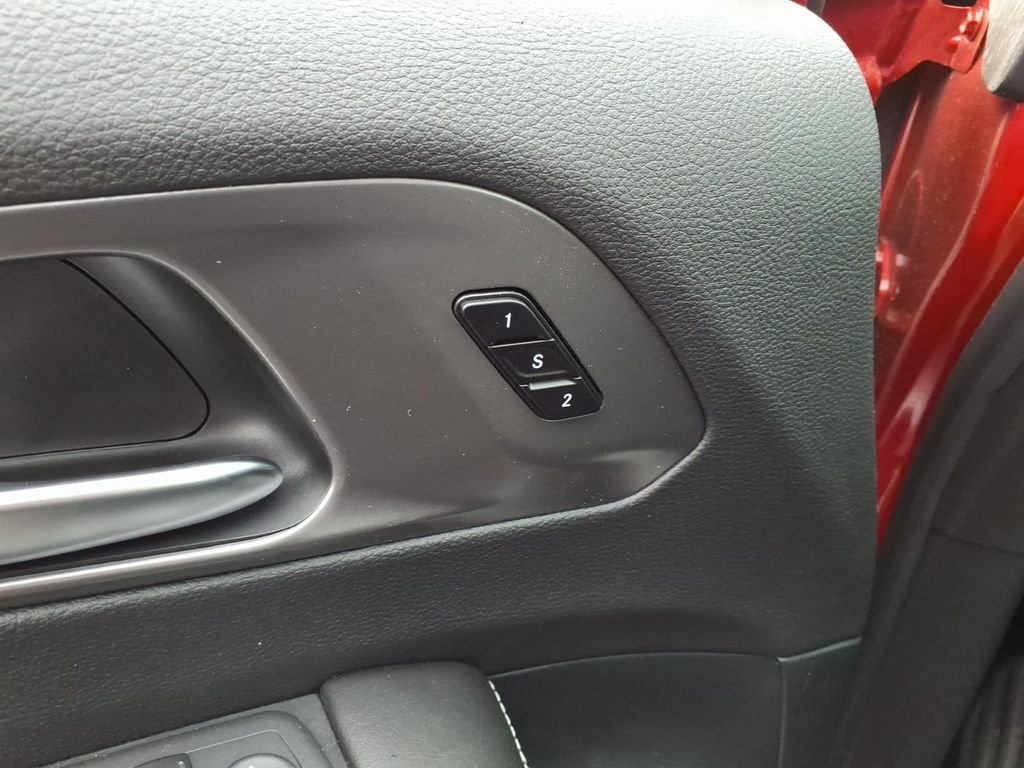 New 2026 Red Hot Pearl-Coat Exterior Paint Chrysler Select image 14