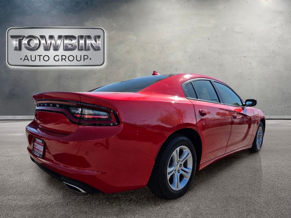 Used 2023 Red Dodge SXT image 4