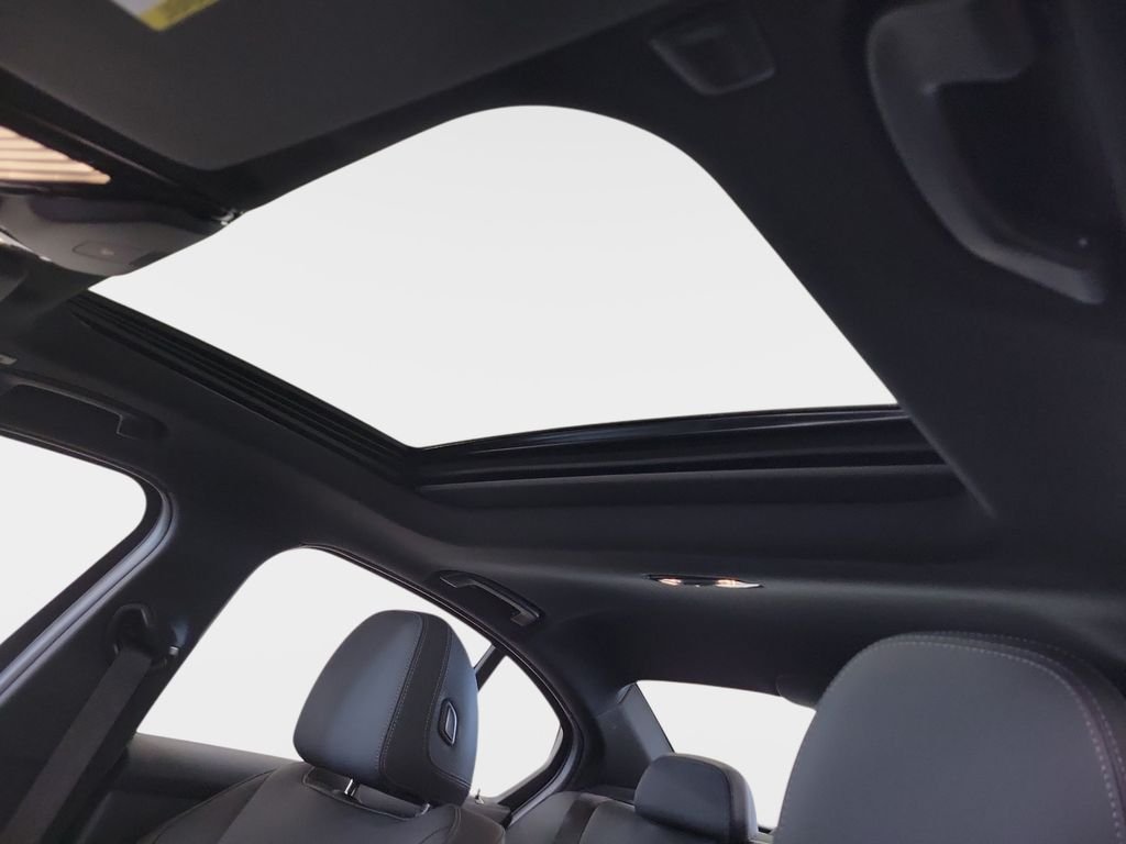 New 2026 Black Sapphire Metallic BMW 330i image 16