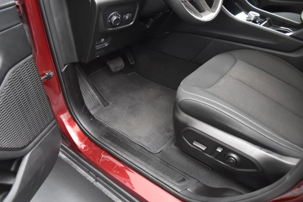 Used 2024 Red Jeep Laredo image 24