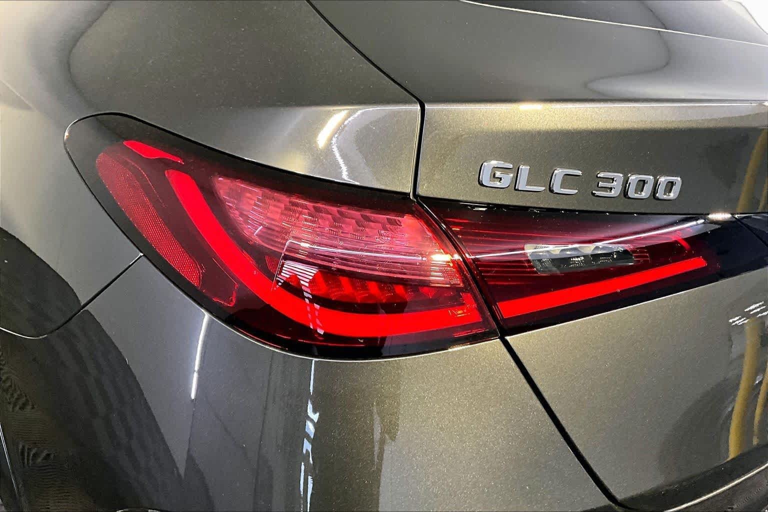 New 2026 Graphite Grey Metallic Mercedes-Benz GLC 300 image 5