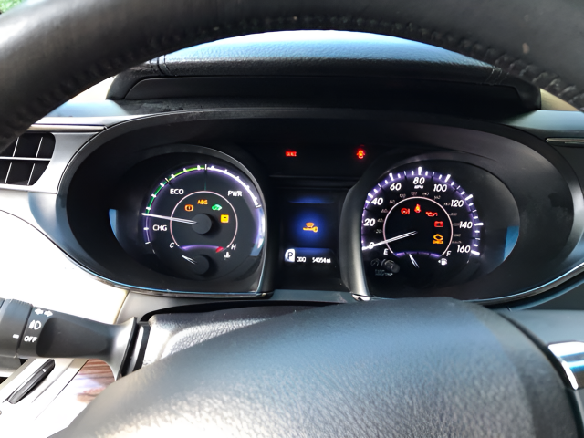 Used 2015  Toyota Limited image 16