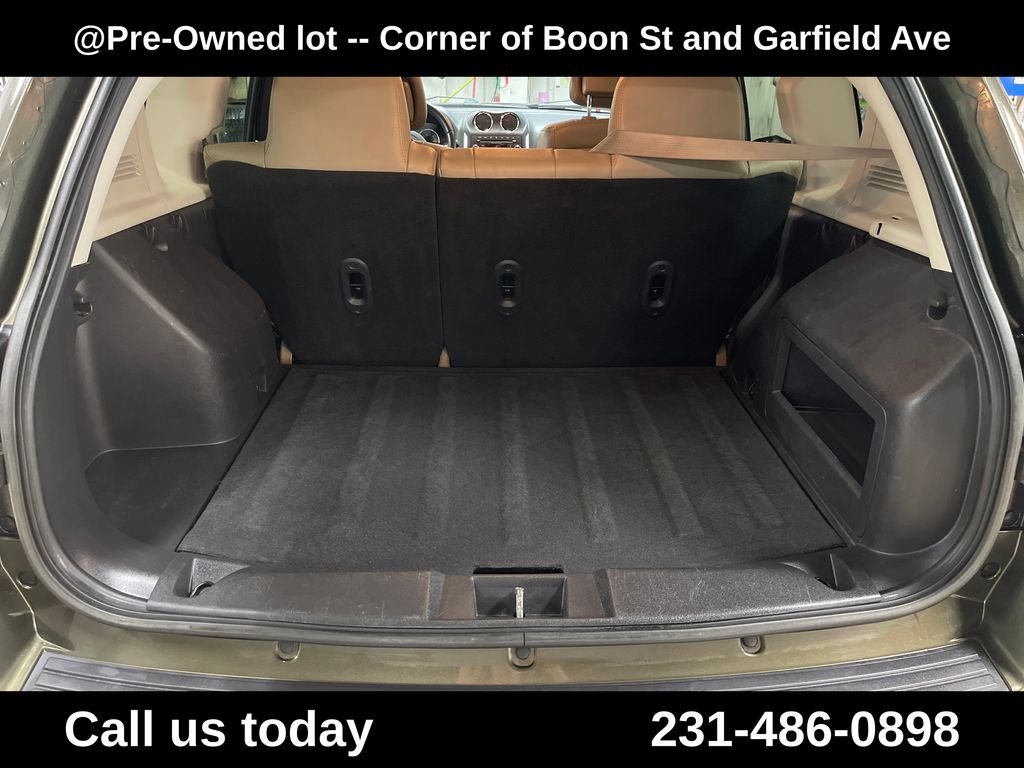 Used 2015 Green Jeep Latitude image 26