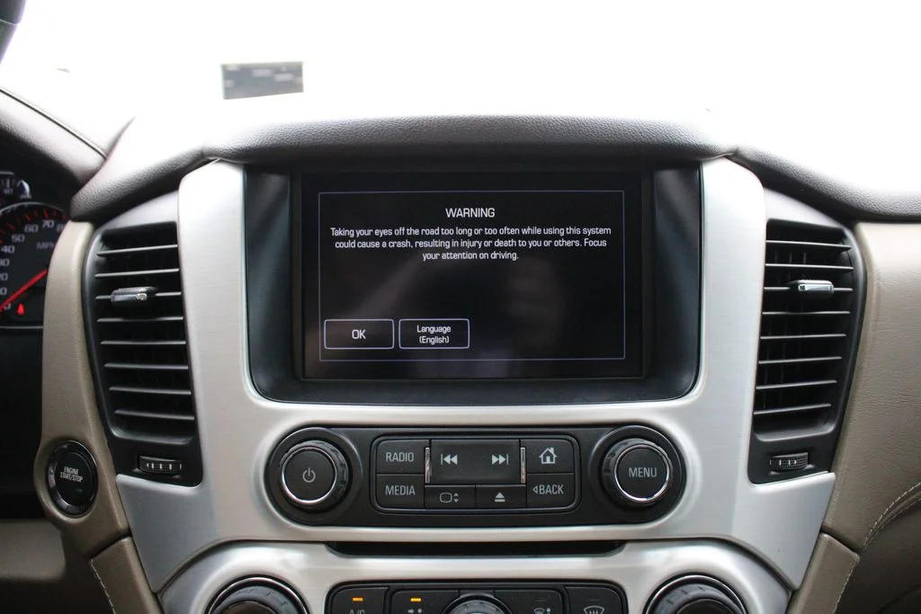 Used 2016 White GMC SLT image 18